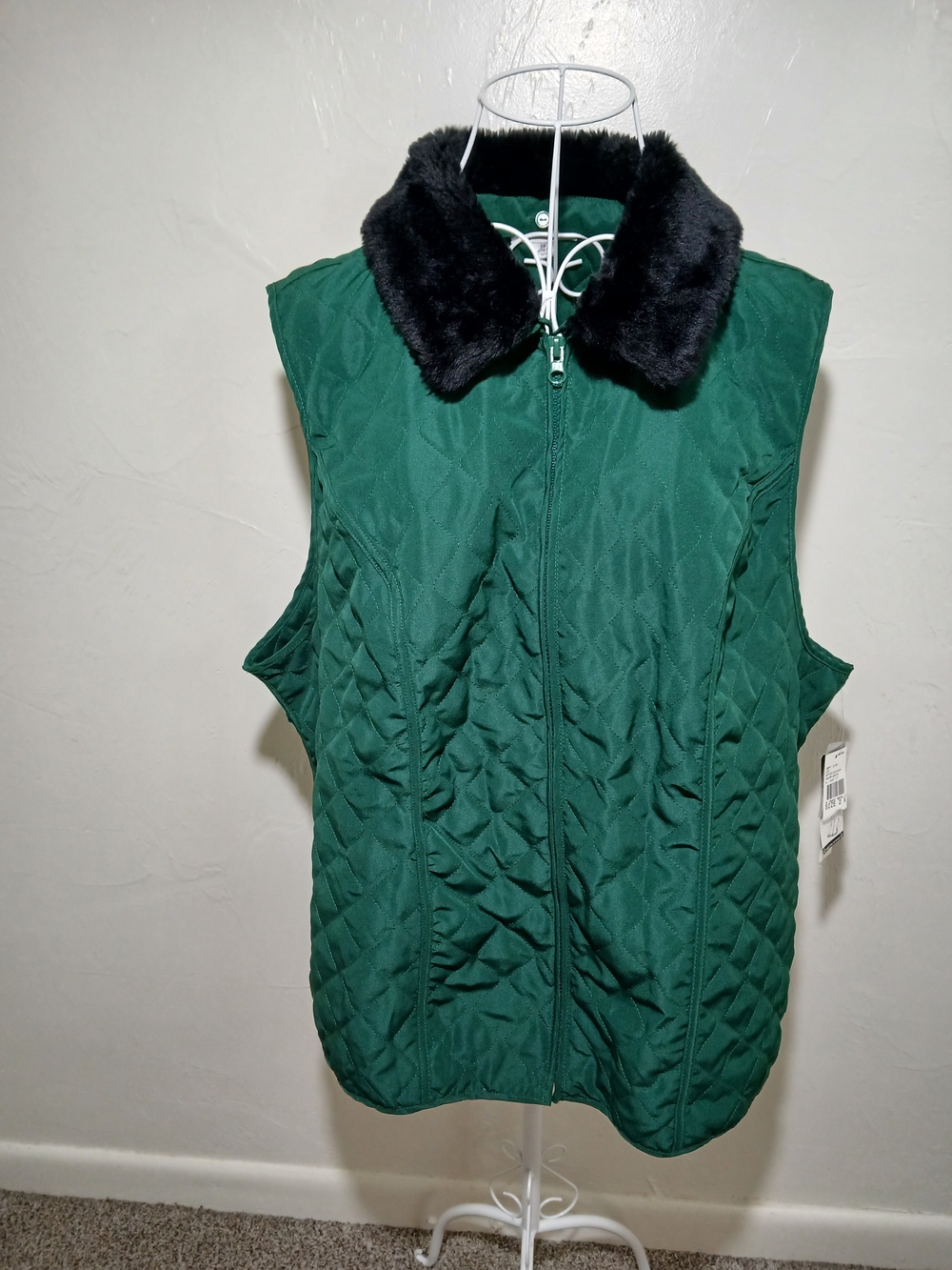 Signature Green Quilted Full-Zip Vest with Black Faux-Fur Collar 2X NWT